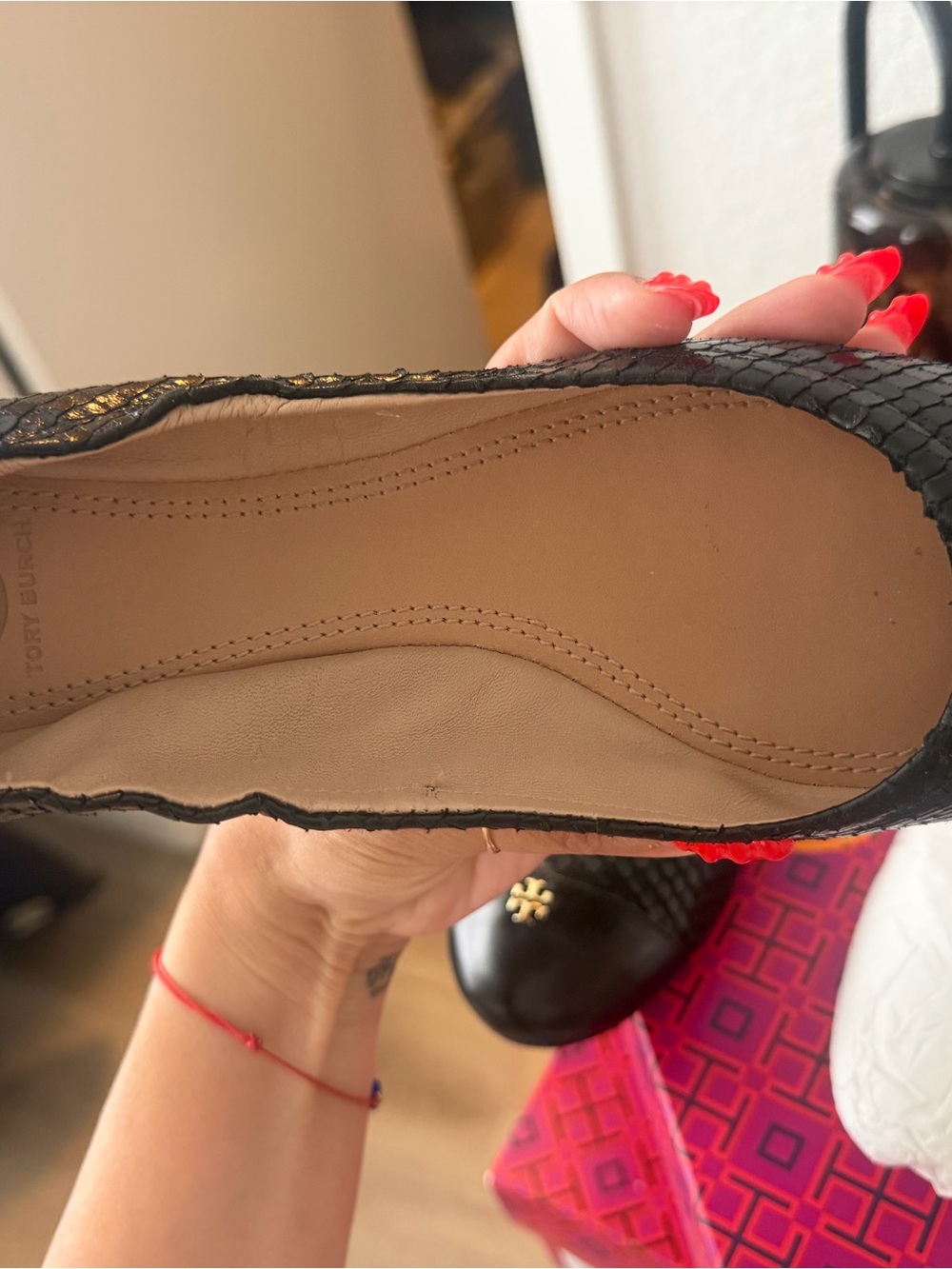 Tory Burch Black Textured Leather Ballet Flats with Gold Logo - Picture 4 of 4